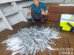 25일새벽 씨알 큰 내만갈치 루어는 1타1피,마릿수 엄청~~ 오늘 예약가능.