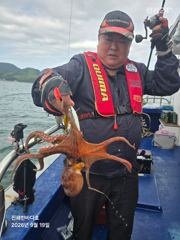 [진해] [진해문어낚시] 묵직하게 올라오는 돌문어 찐한 손맛보러 내일도 …